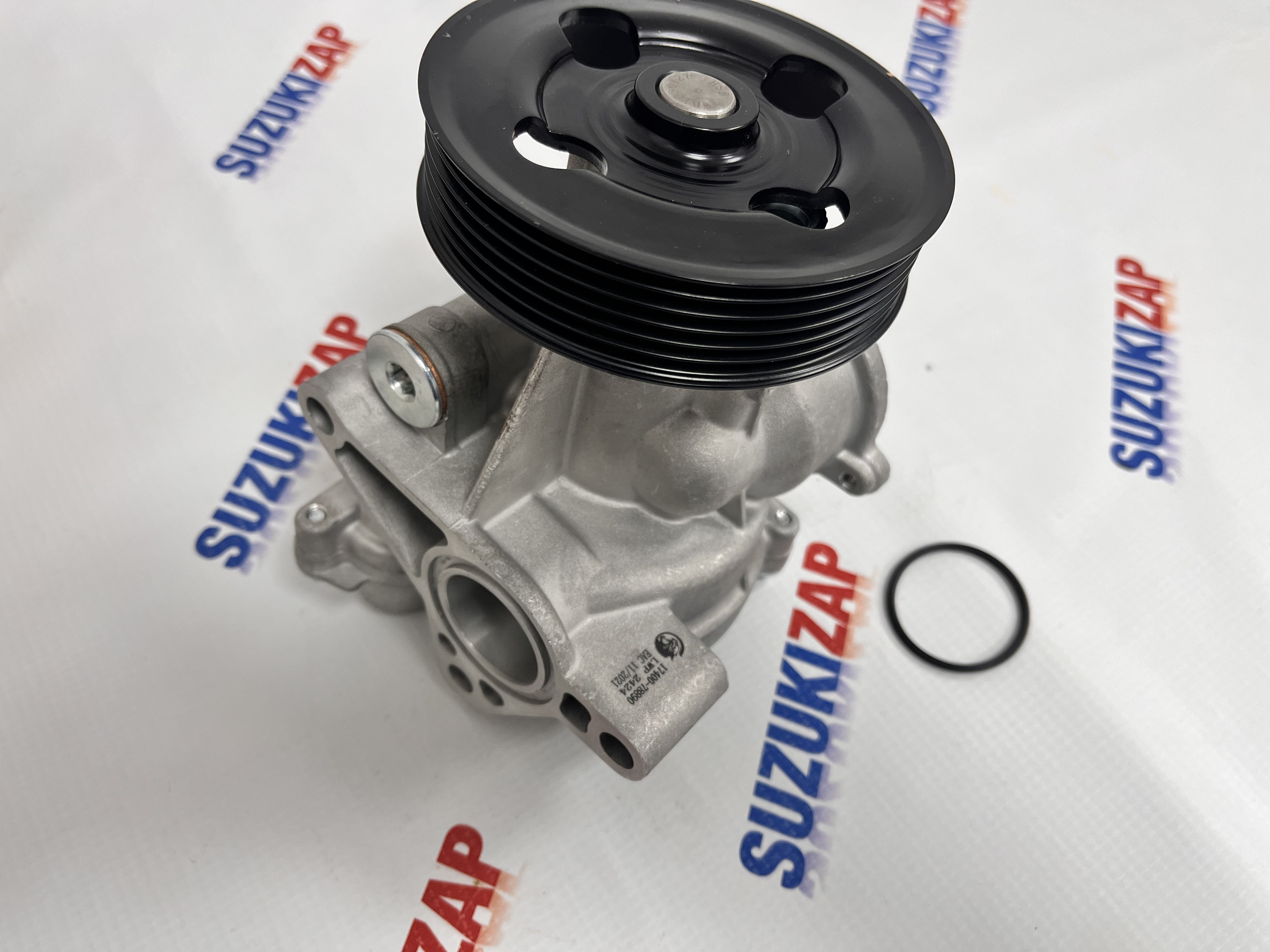 Помпа Suzuki Grand Vitara 2005-2015г.в. J24B Luzar